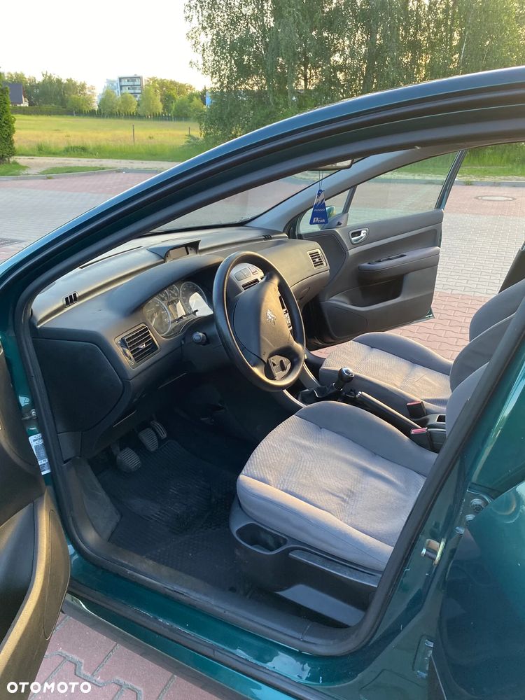 Peugeot 307 1.4 XR - 11