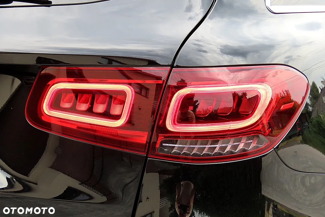 Mercedes-Benz GLC 300 d 4Matic 9G-TRONIC AMG Line - 17