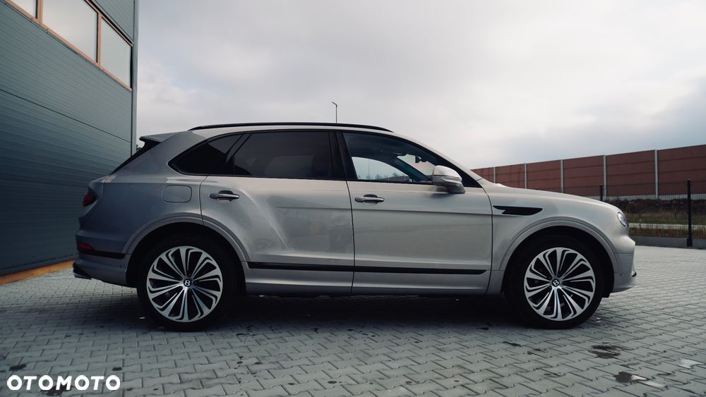 Bentley Bentayga - 4