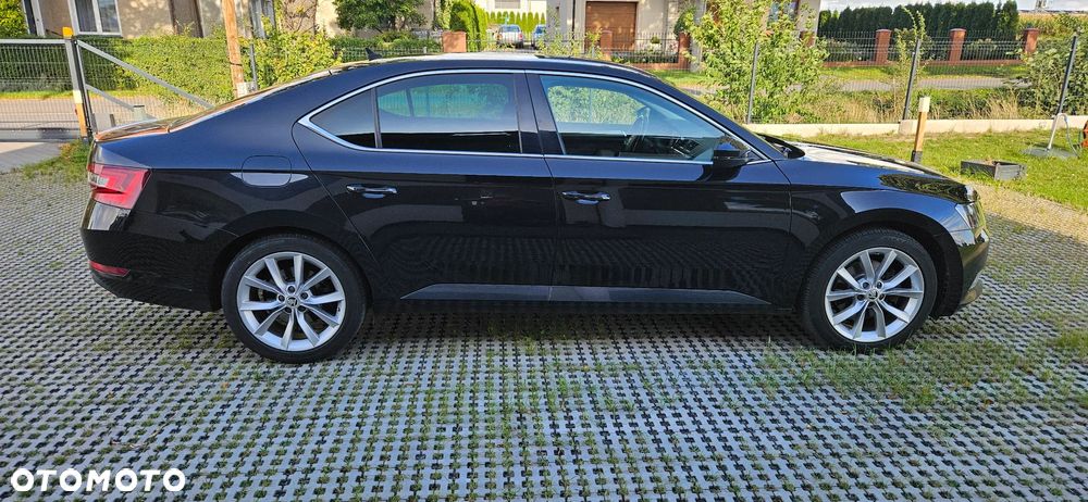 Skoda Superb 2.0 TDI Ambition DSG - 6