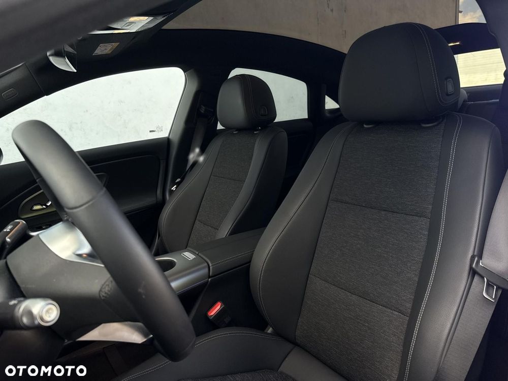 Mercedes-Benz CLA 200 mHEV 8G-DCT - 14