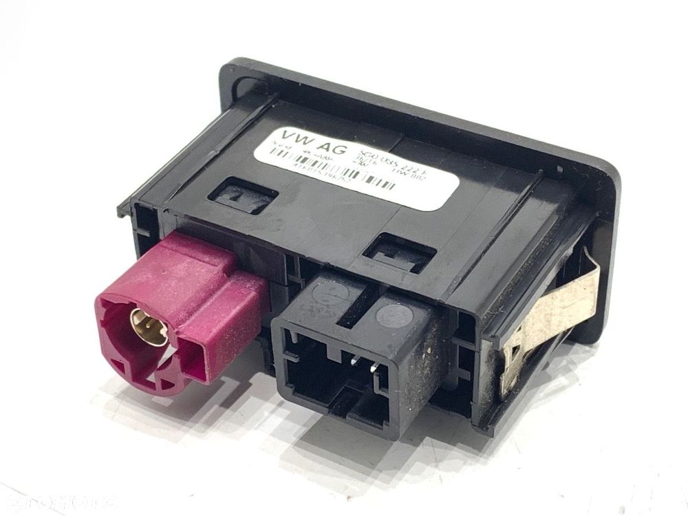 GNIAZDO USB - 84.00 PLN - VW GOLF VII (5G1, BQ1, BE1, BE2) 2012 - 2022 1.6 TDI 81 kW [110 KM] olej - 2