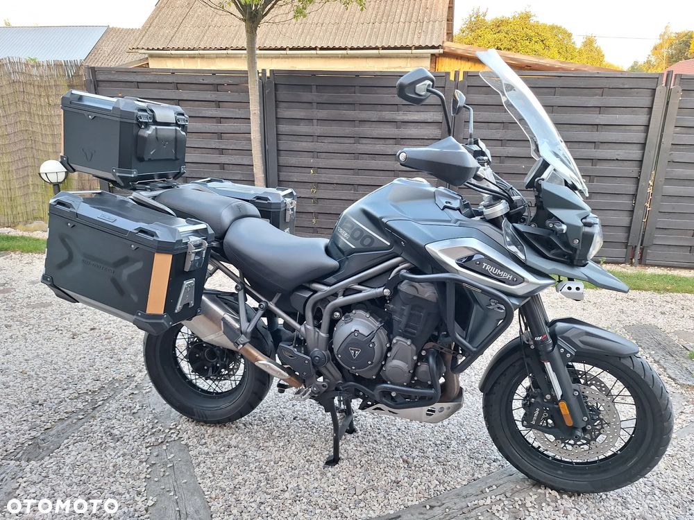 Triumph Tiger - 1