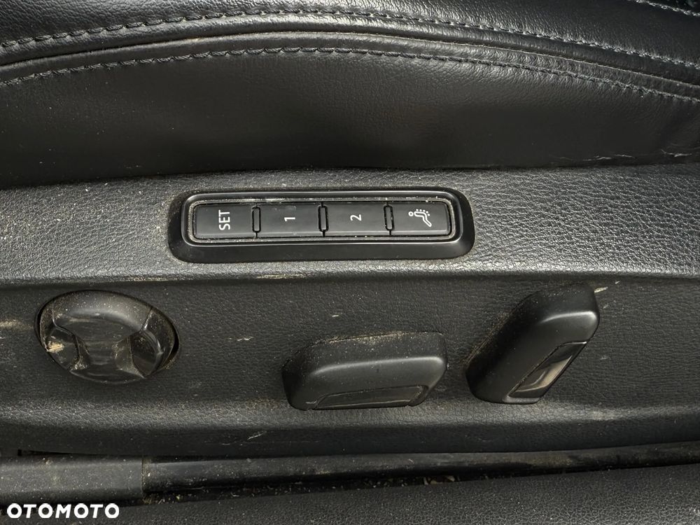 Volkswagen Passat - 29