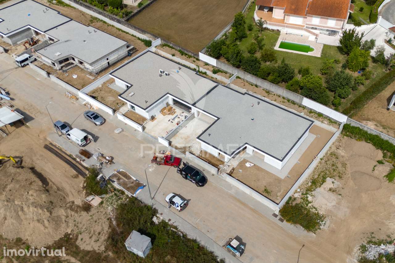 MORADIA T3 TERREA, AMARES (NOVO) - Grande imagem: 2/21