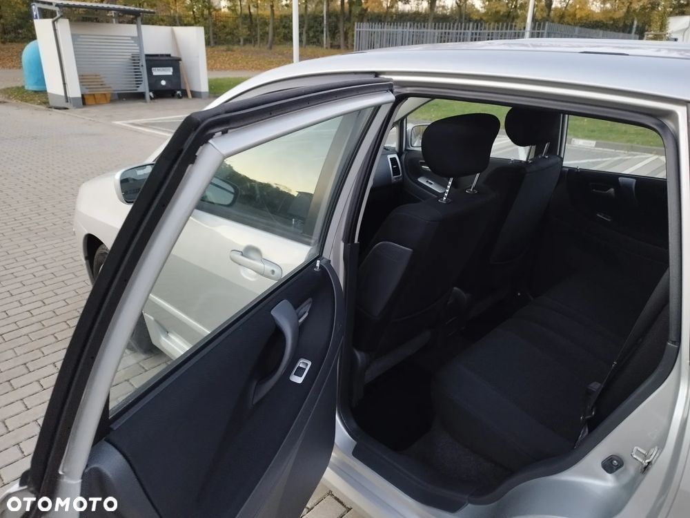 Suzuki Liana Kombi 1.6 Comfort - 23