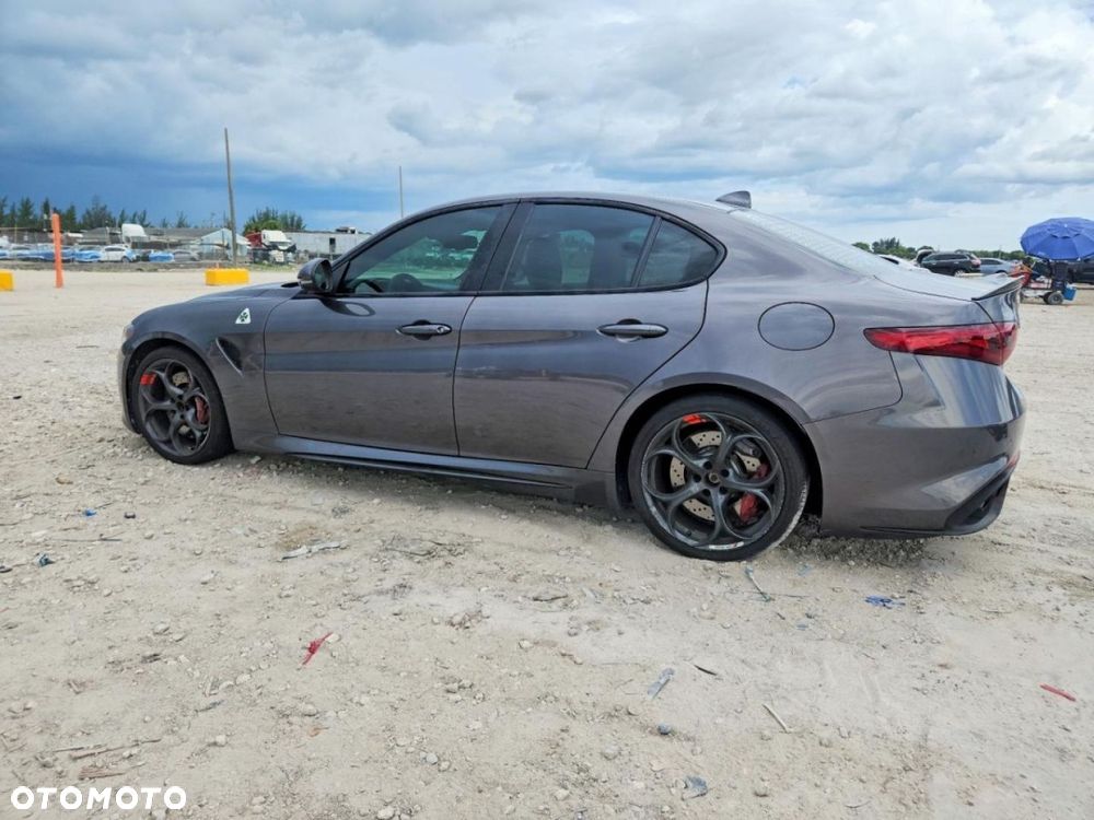 Alfa Romeo Giulia - 4