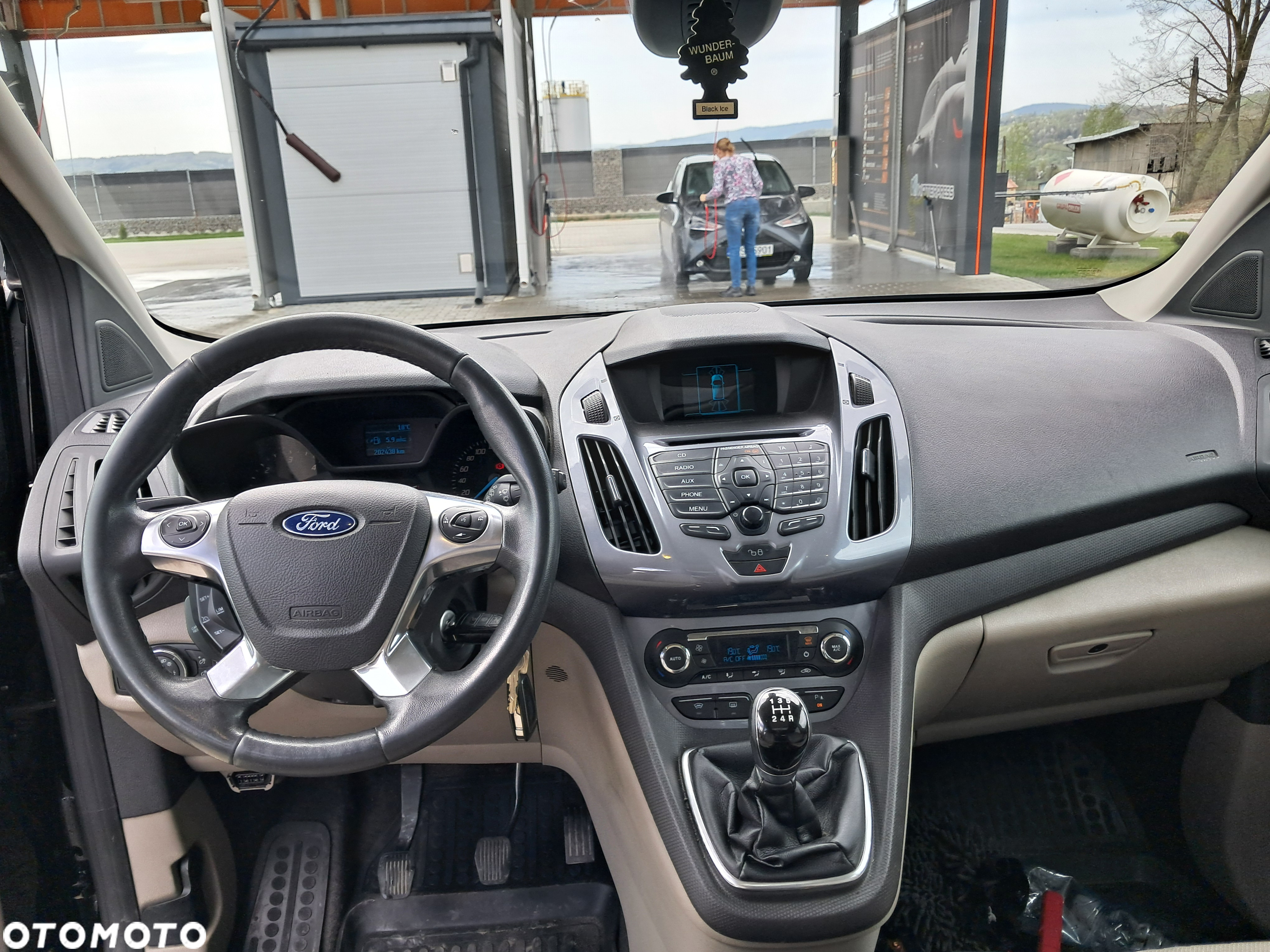 Ford Tourneo Connect - 4