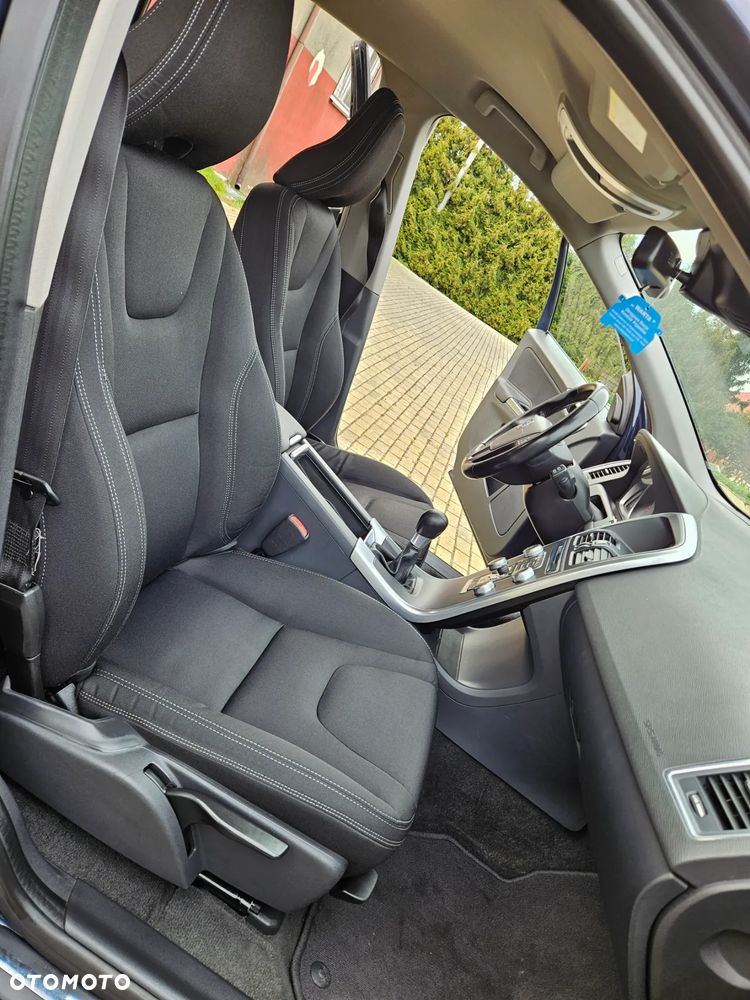 Volvo XC 60 D4 AWD Kinetic - 28