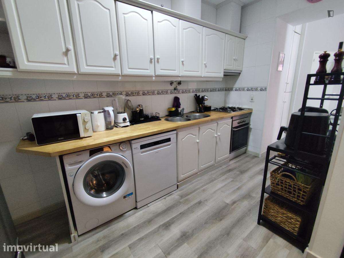 Quarto - localizado em Penha de França Lisbon - Grande imagem: 5/16