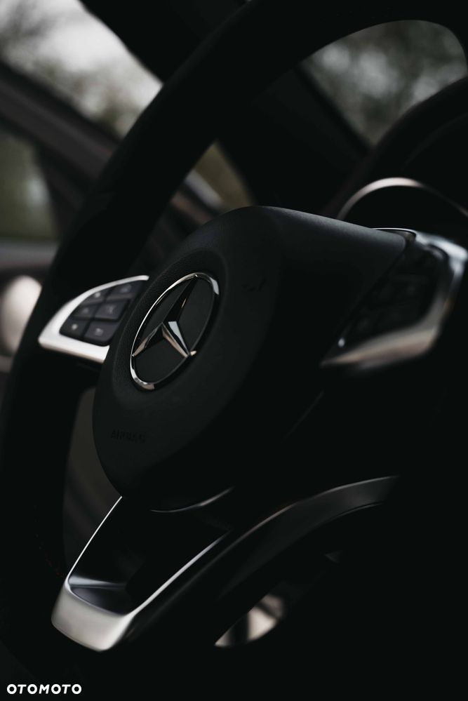 Mercedes-Benz Klasa C AMG 43 4-Matic - 16