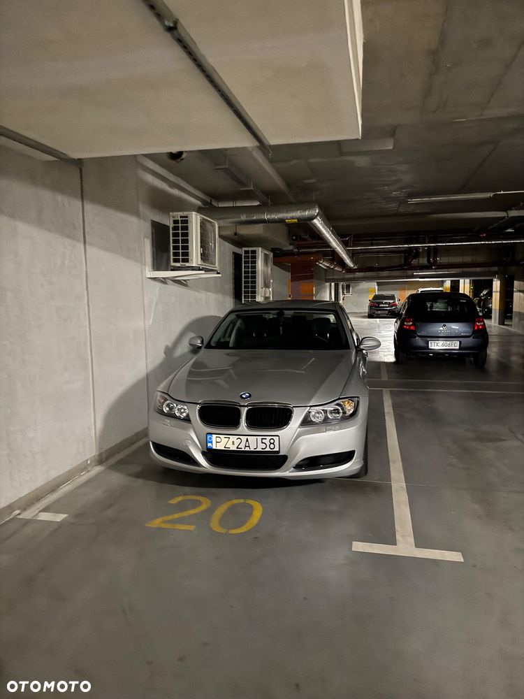 BMW Seria 3 318i - 3