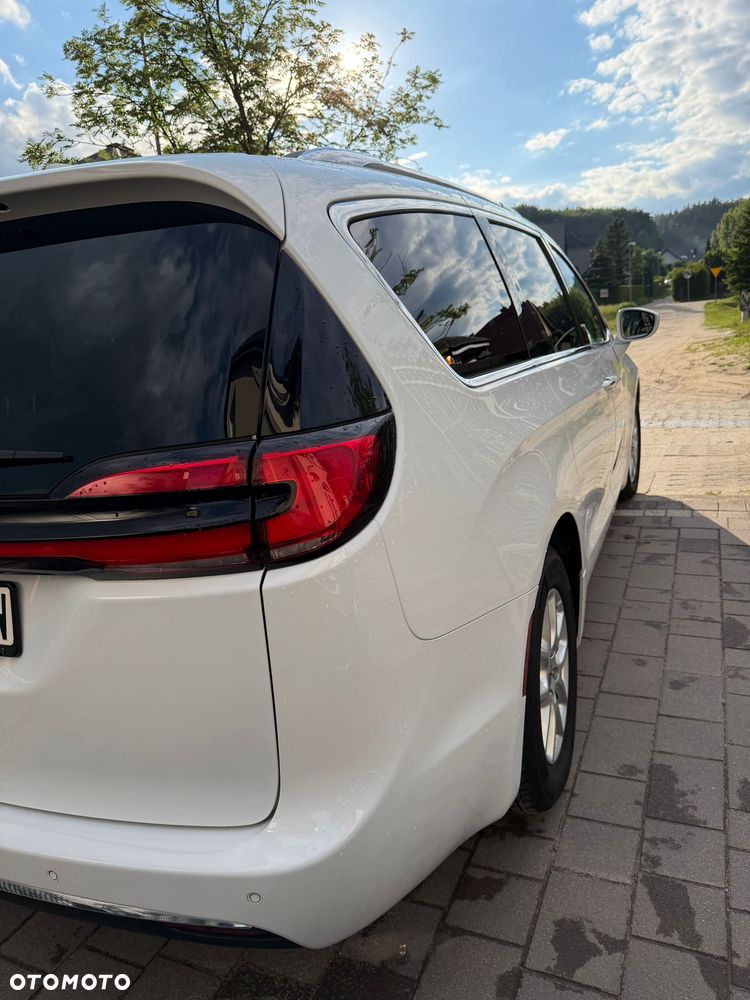 Chrysler Pacifica - 2