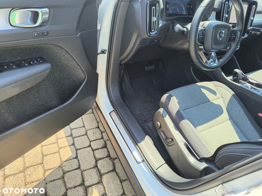 Volvo XC 40 B5 B AWD Geartronic RDesign - 37