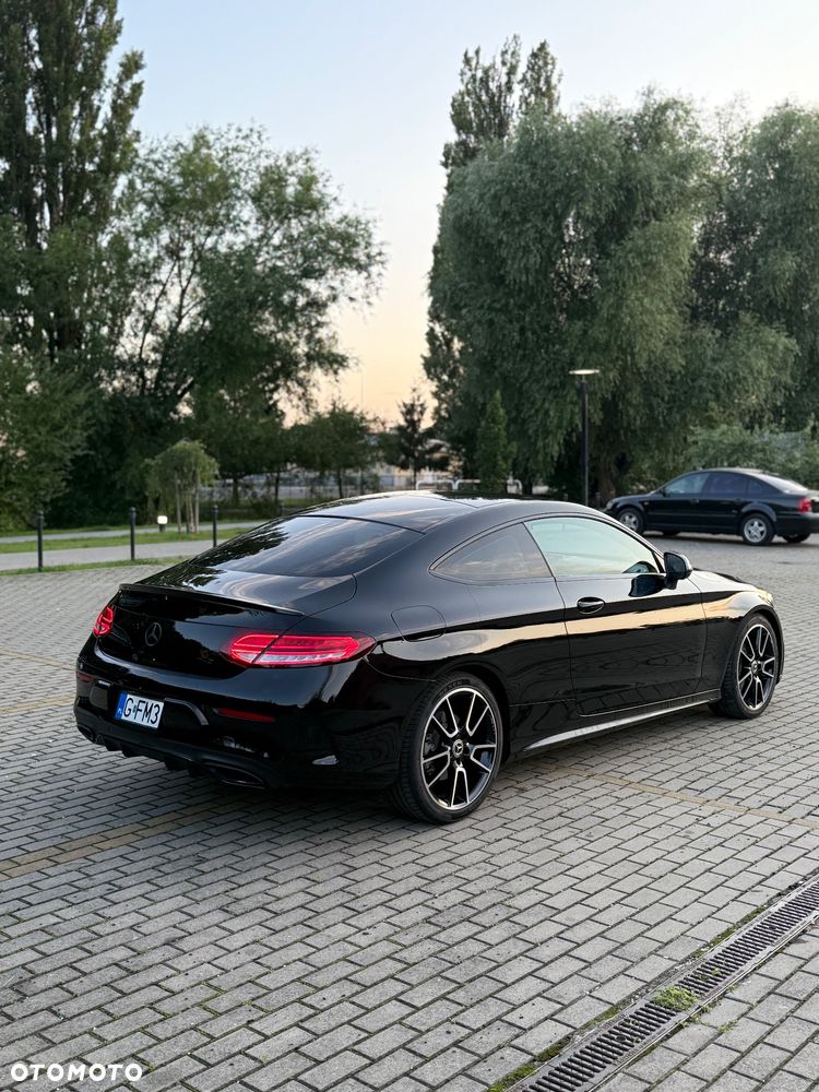 Mercedes-Benz Klasa C 300 9G-TRONIC AMG Line - 3