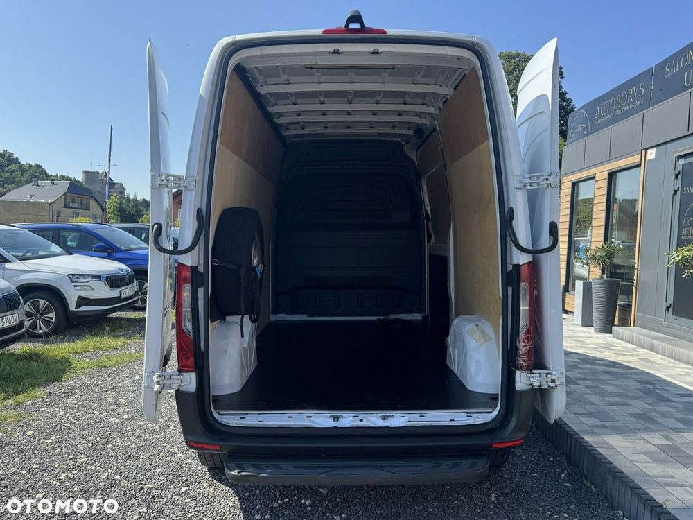 Mercedes-Benz Sprinter - 8