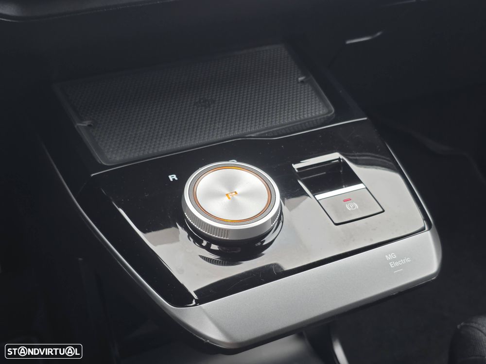 MG MG4 77 kWh Extended Range Luxury - 24