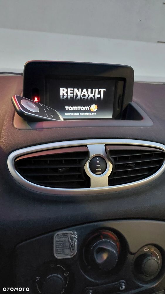 Renault Clio 1.2 16V 75 TomTom Edition - 7