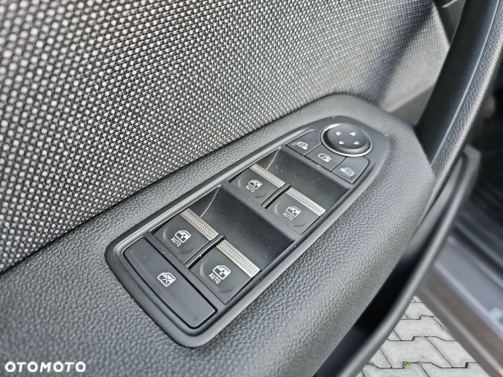 Renault Captur - 16