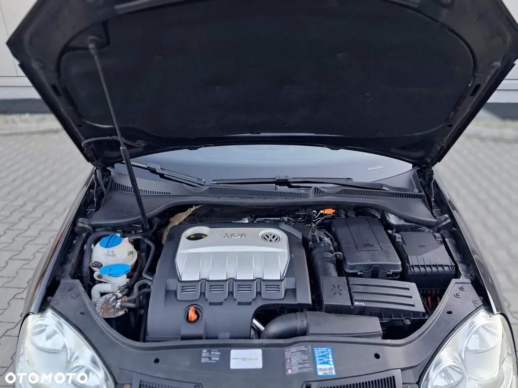 Volkswagen Golf 2.0 TDI DPF GT - 27
