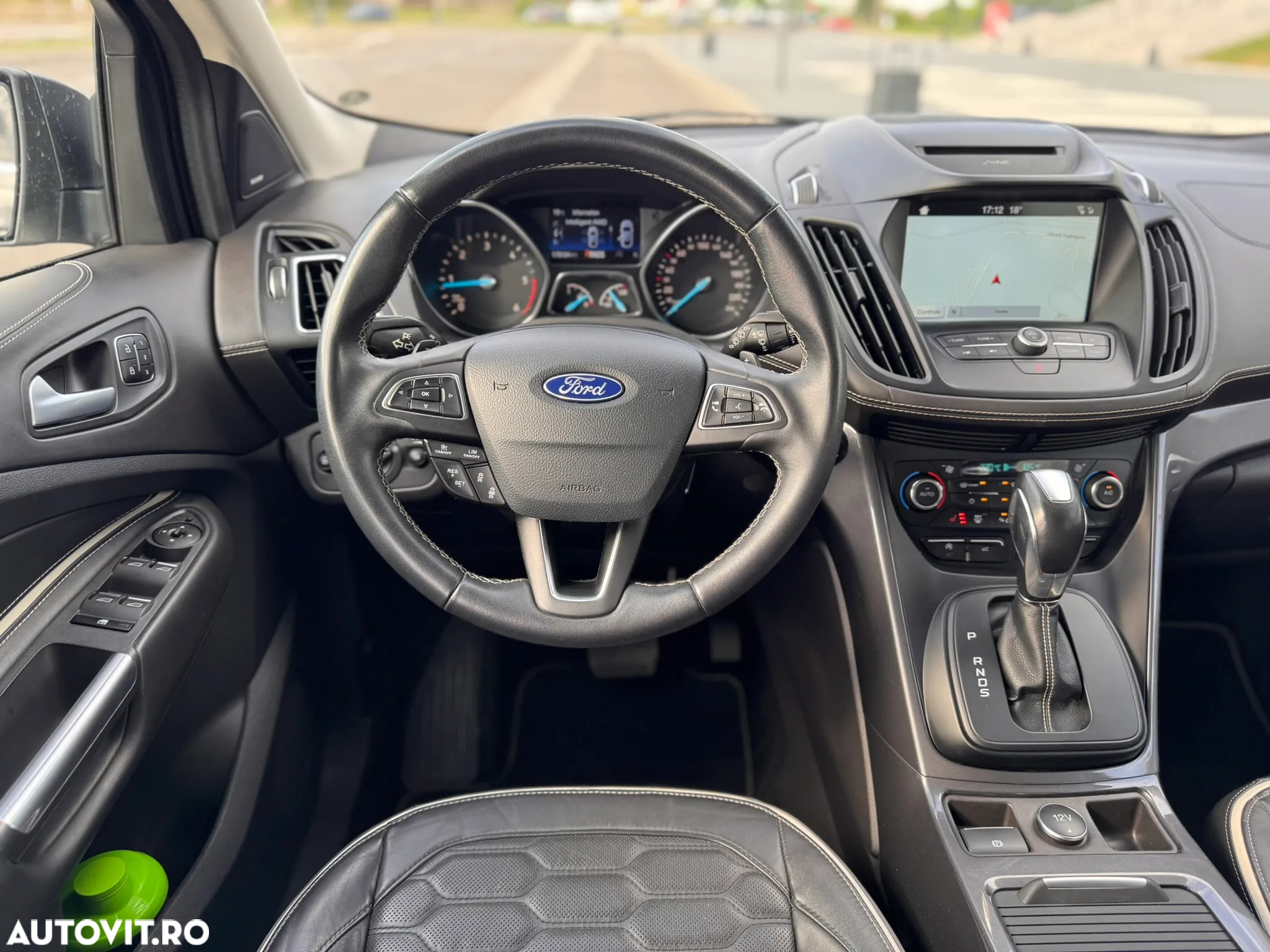 Ford Kuga 2.0 TDCi 4x4 Aut. Vignale - 12