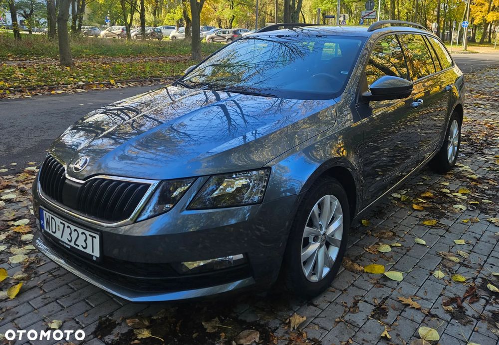 Skoda Octavia 1.6 TDI DSG Ambition - 4