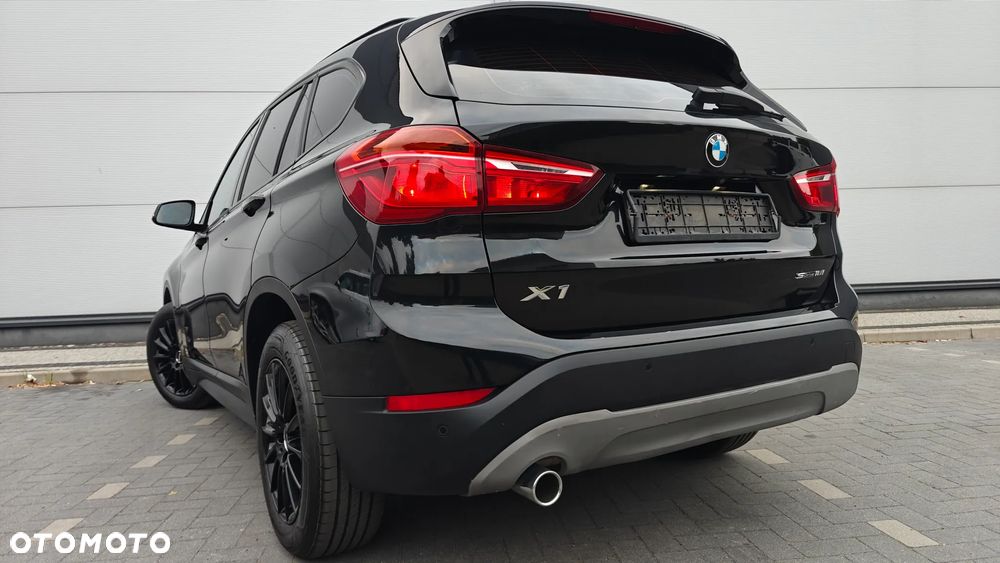 BMW X1 sDrive18i Business Edition - 24