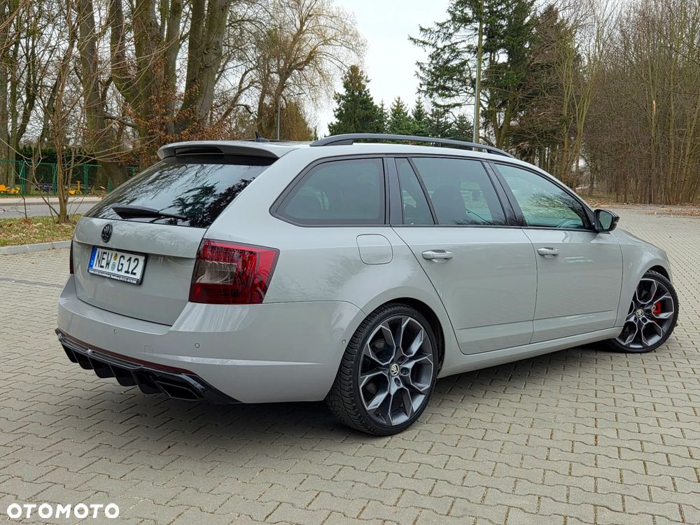 Skoda Octavia 2.0 TDI DSG RS - 21