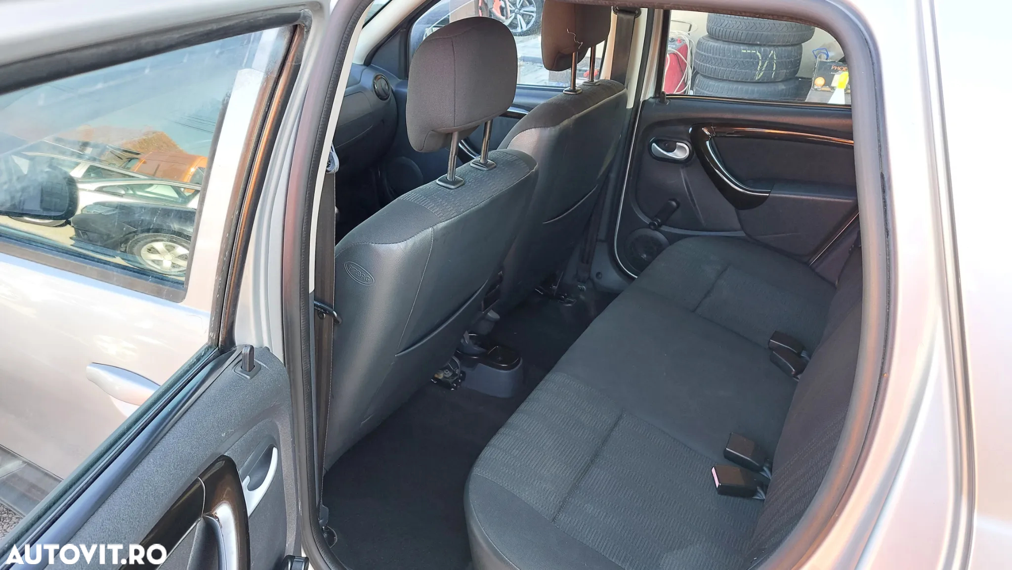 Dacia Duster 1.5 dCi 4x4 Laureate - 9