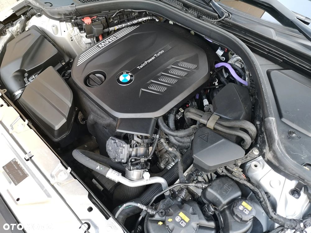 BMW Seria 3 320d xDrive - 31