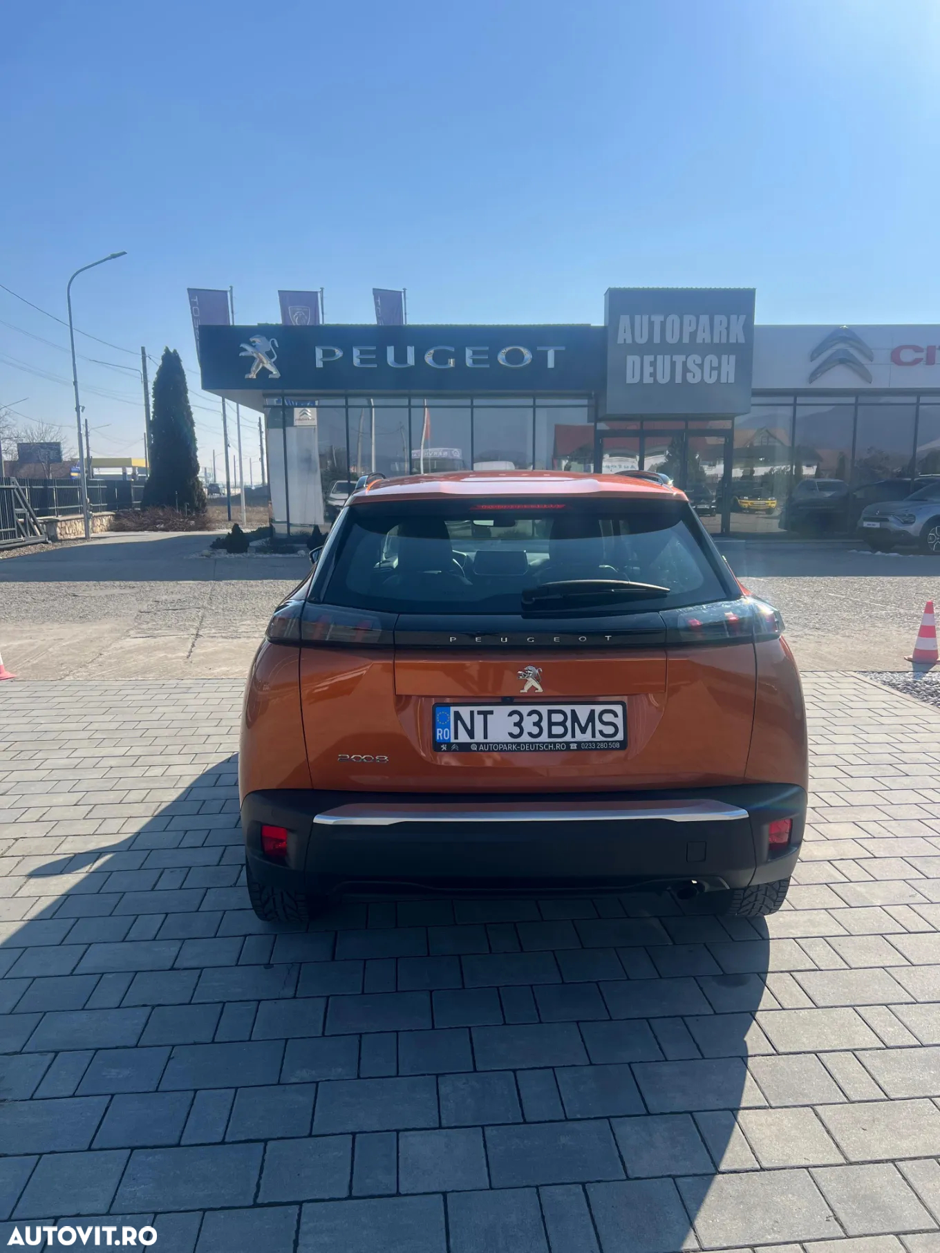 Peugeot 2008 1.2 L PureTech STT Allure - 5