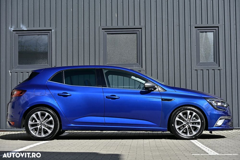Renault Megane ENERGY TCe 205 EDC GT - 22