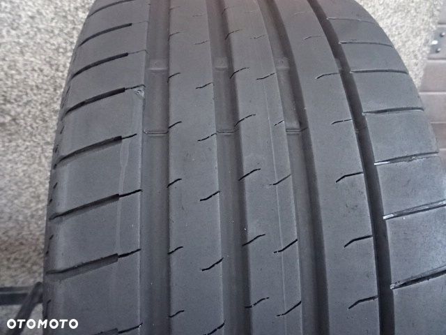 235/40/ZR18 95Y Bridgestone Potenza Sport - 1