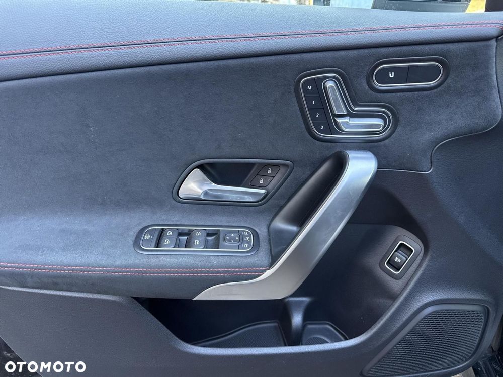 Mercedes-Benz CLA - 9