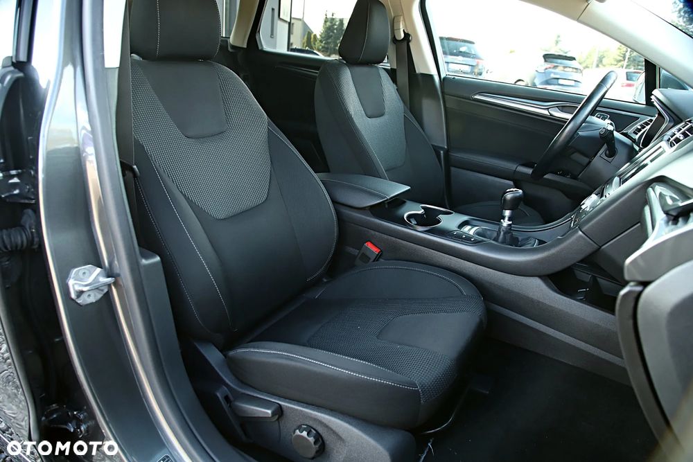 Ford Mondeo 2.0 EcoBlue Titanium - 24