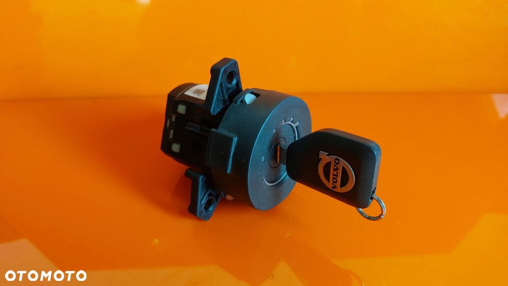 VOLVO FH4 - STACYJKA + KLUCZYK - 1