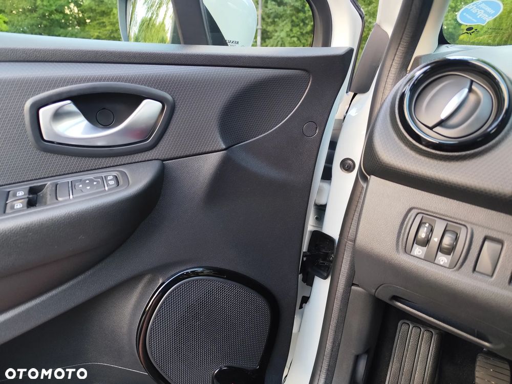 Renault Clio - 17