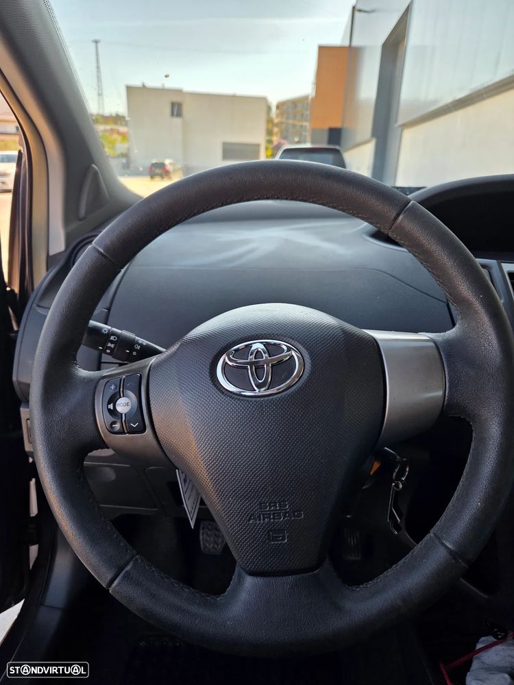 Toyota Yaris - 5