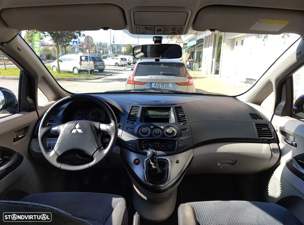 Mitsubishi Grandis 2.0 DI-D Sport - 14