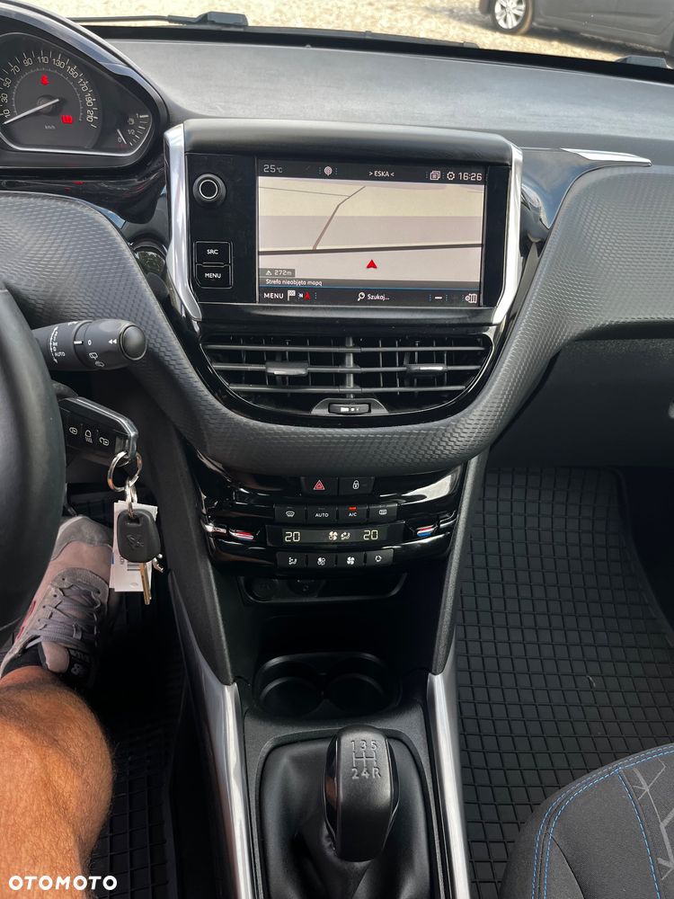 Peugeot 2008 PureTech 82 Allure - 12