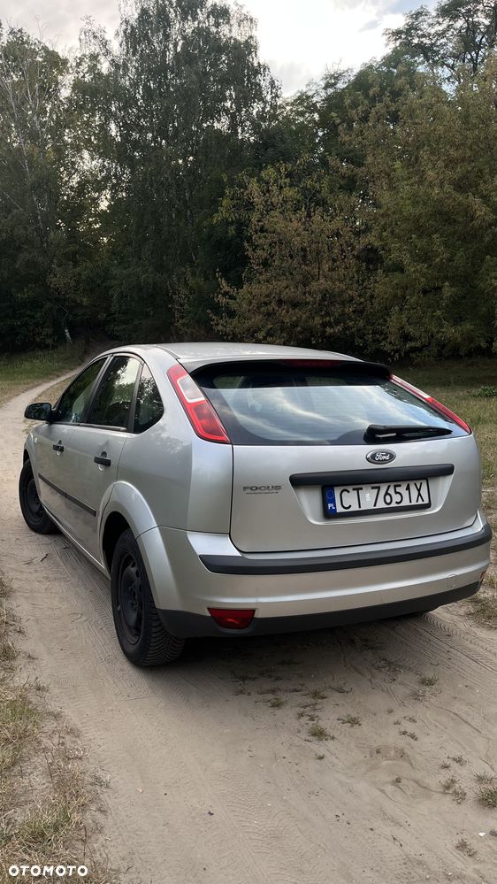 Ford Focus 1.6 16V Ambiente - 24