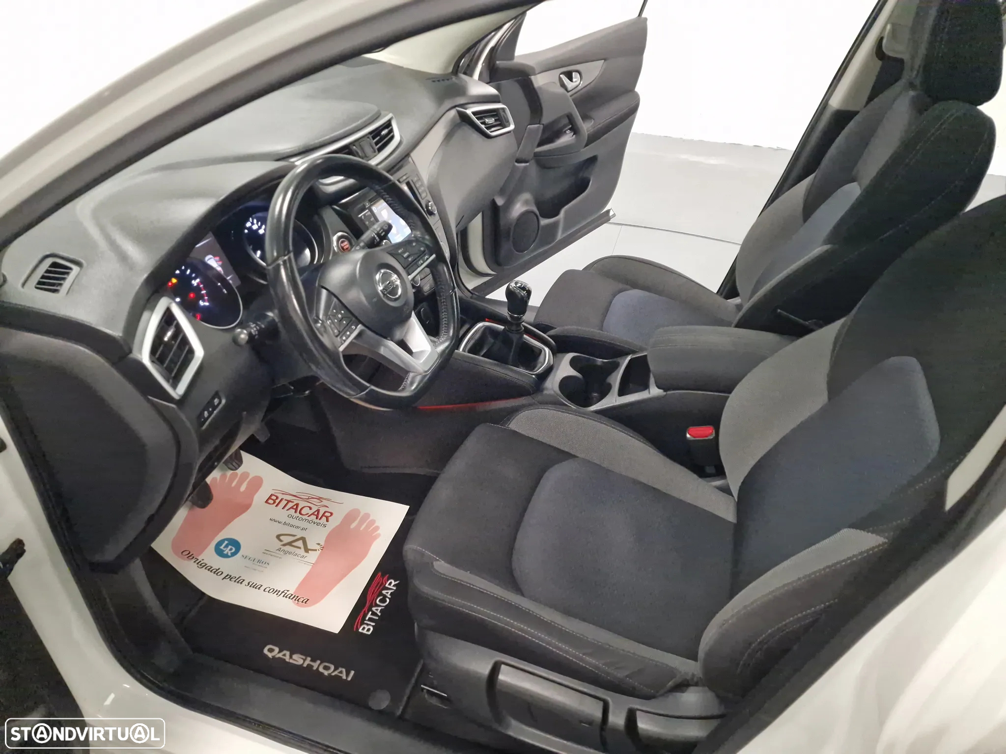 Nissan Qashqai 1.5 dCi N-Connecta 18 - 28