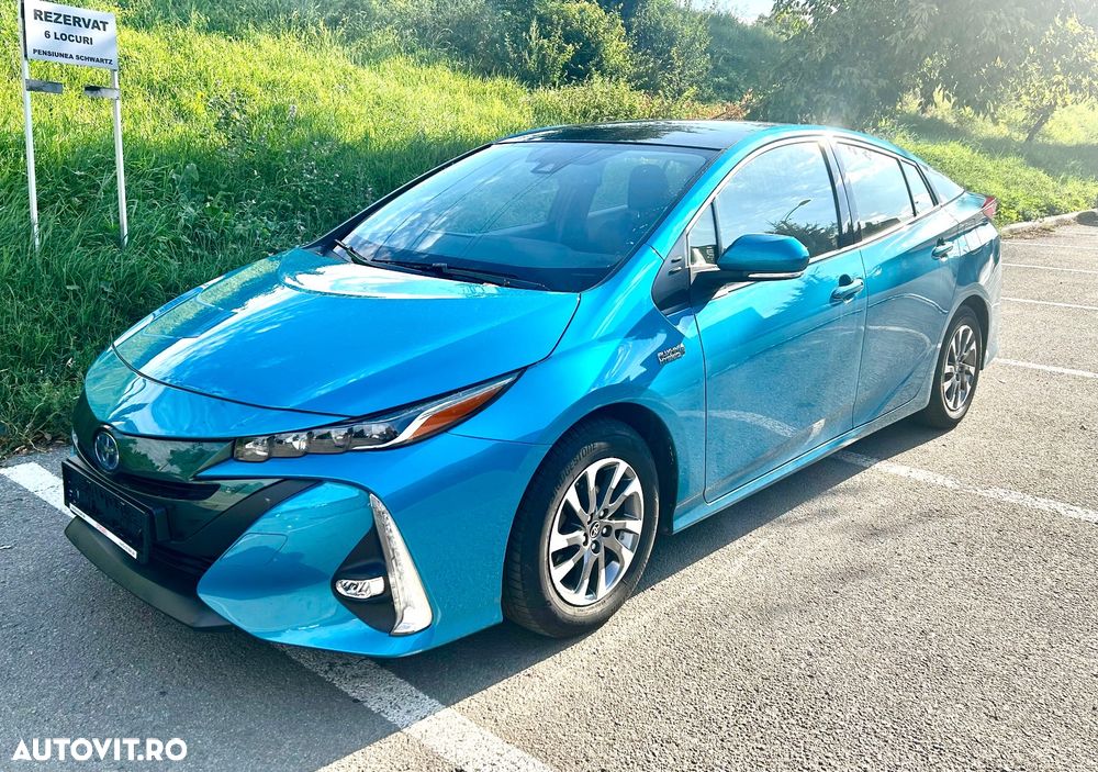 Toyota Prius Plug-in Hybrid Solar - 3