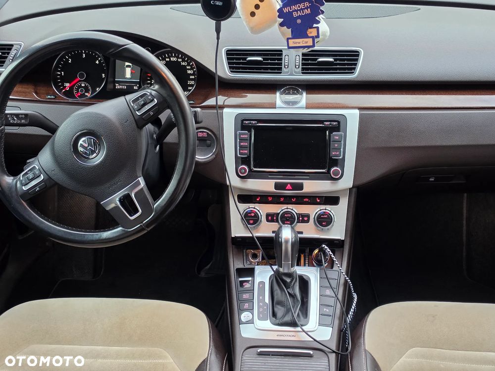 Volkswagen Passat - 17