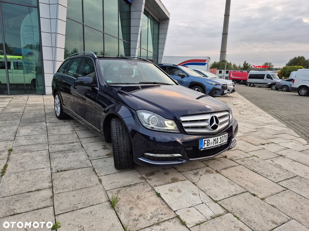 Mercedes-Benz Klasa C 200 T CGI Automatik BlueEFFICIENCY Avantgarde - 4