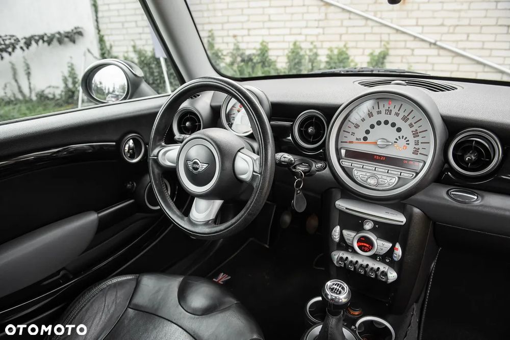 MINI Cooper 50 Camden - 17