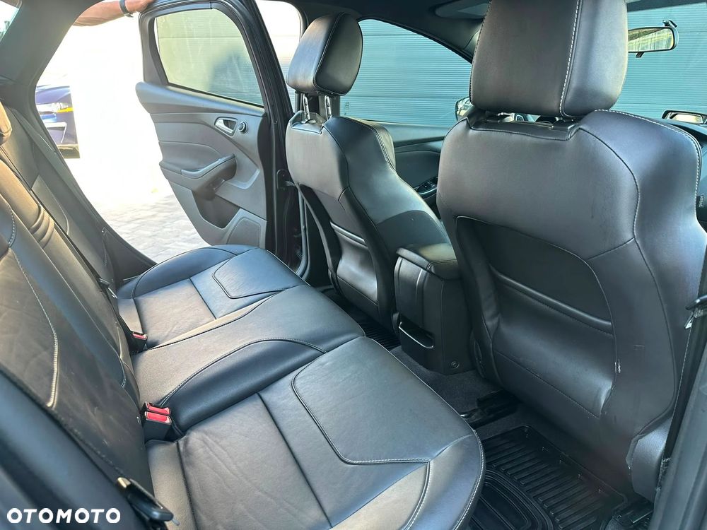 Ford Focus 2.0 EcoBoost ST mit Leder-Sport-Paket - 23