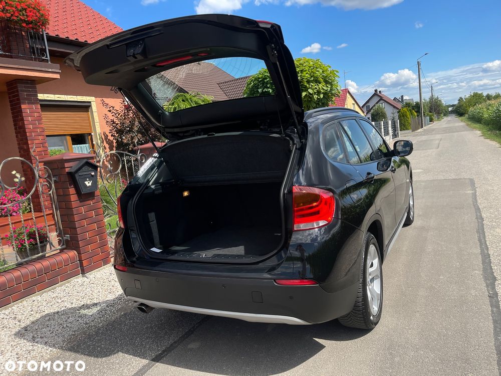 BMW X1 sDrive18d xLine - 33