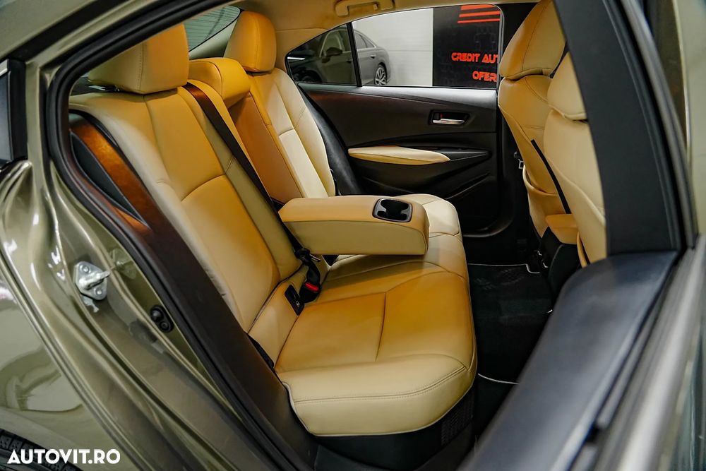 Toyota Corolla 1.8 HSD TS Exclusive - 9