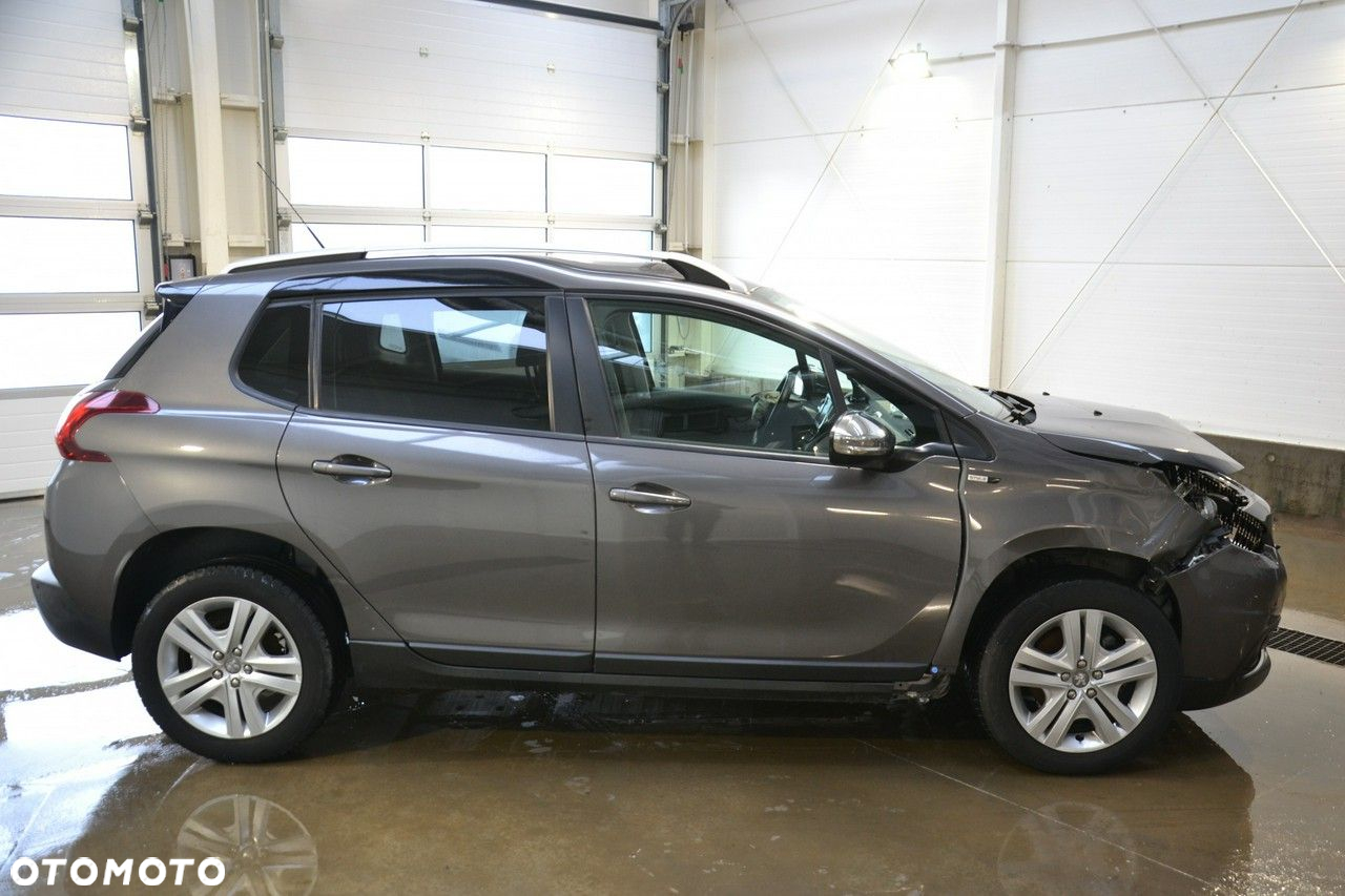 Peugeot 2008 - 8